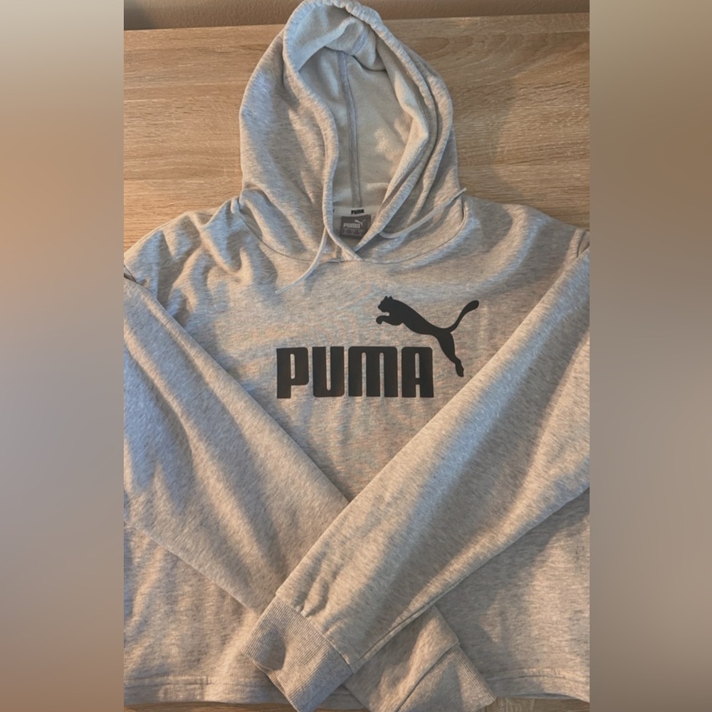 Like new puma crop hoodie